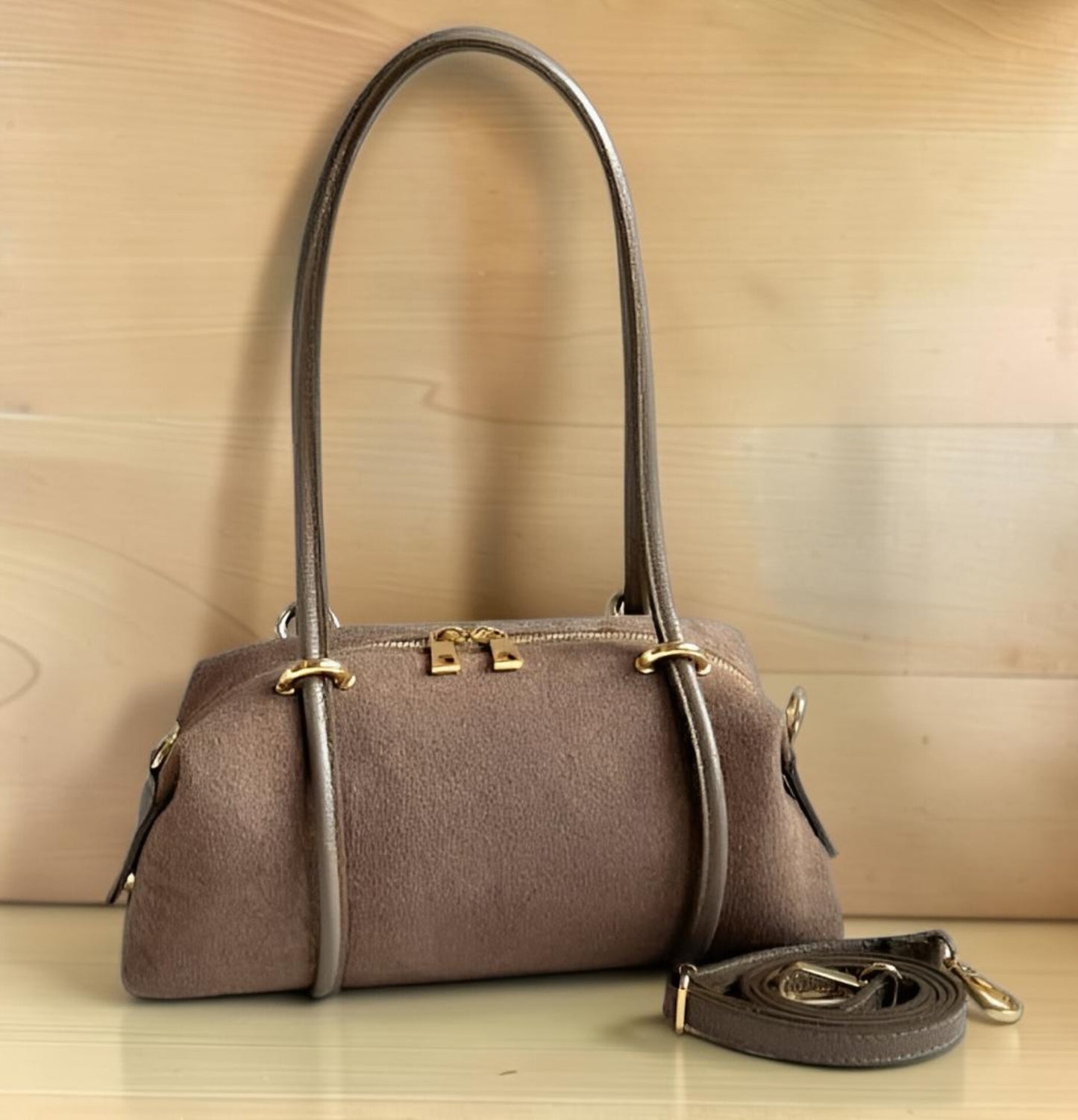 Borsa " Sofia " in Vera Pelle Suede e Dollaro – L'Eccellenza dell'Artigianato Fiorentino