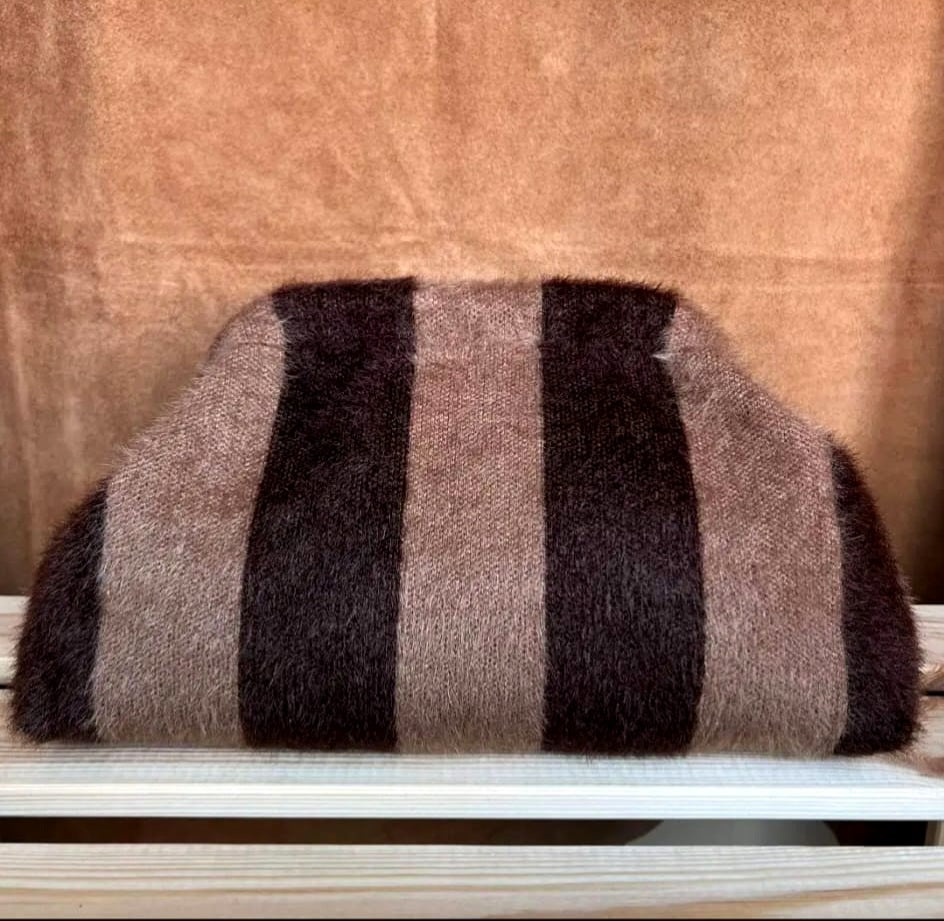 " MIA WINTER " Borsa Clutch Invernale a Righe in Tessuto Soft – Edizione Limitata