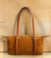 Borsa " Sofia " in Vera Pelle Suede e Dollaro – L'Eccellenza dell'Artigianato Fiorentino